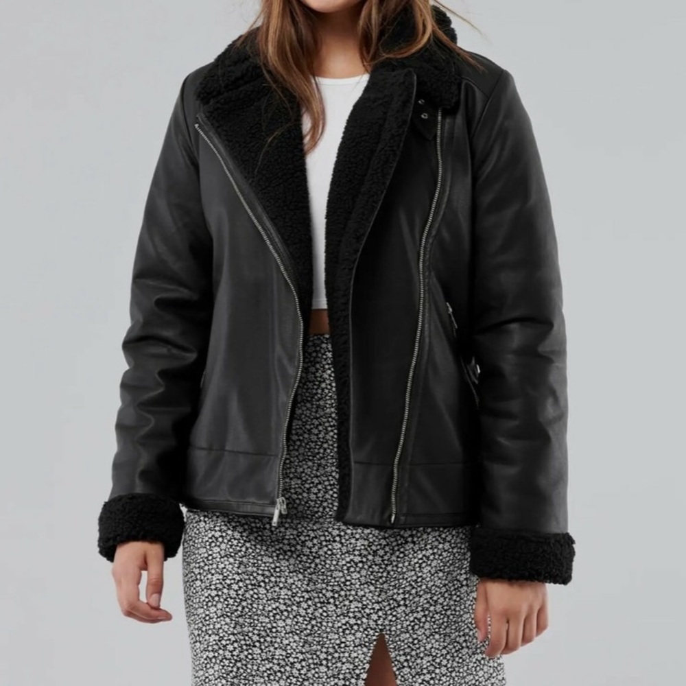 Hollister The Cozy Biker Jacket Women’s Black Leather with Sherpa Lining